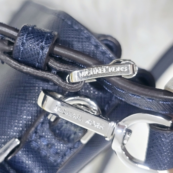 Michael kors callie navy crossbody bag - Picture 10 of 17